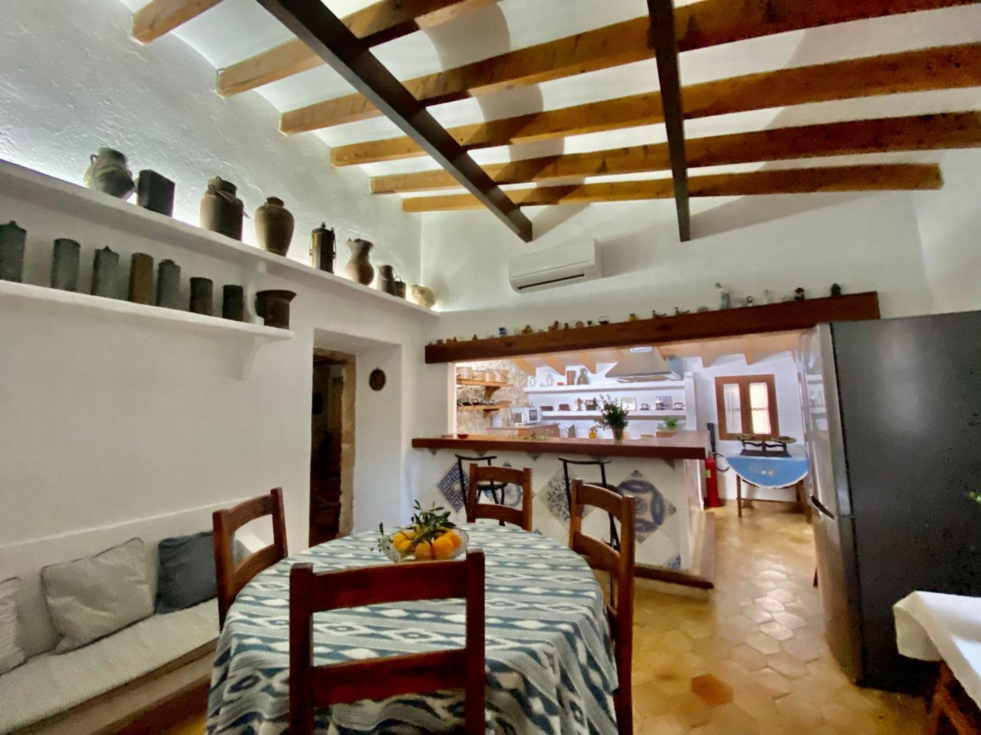 Puerto De Pollensa And Apartments, With Private Mountain Ideal For Runners, Trailers,near Approximately 5 Minutes Walking, Unique Experience In A Ullal Old Typical Mallorca House With Private Mountain And Near To The Beac Apartament *