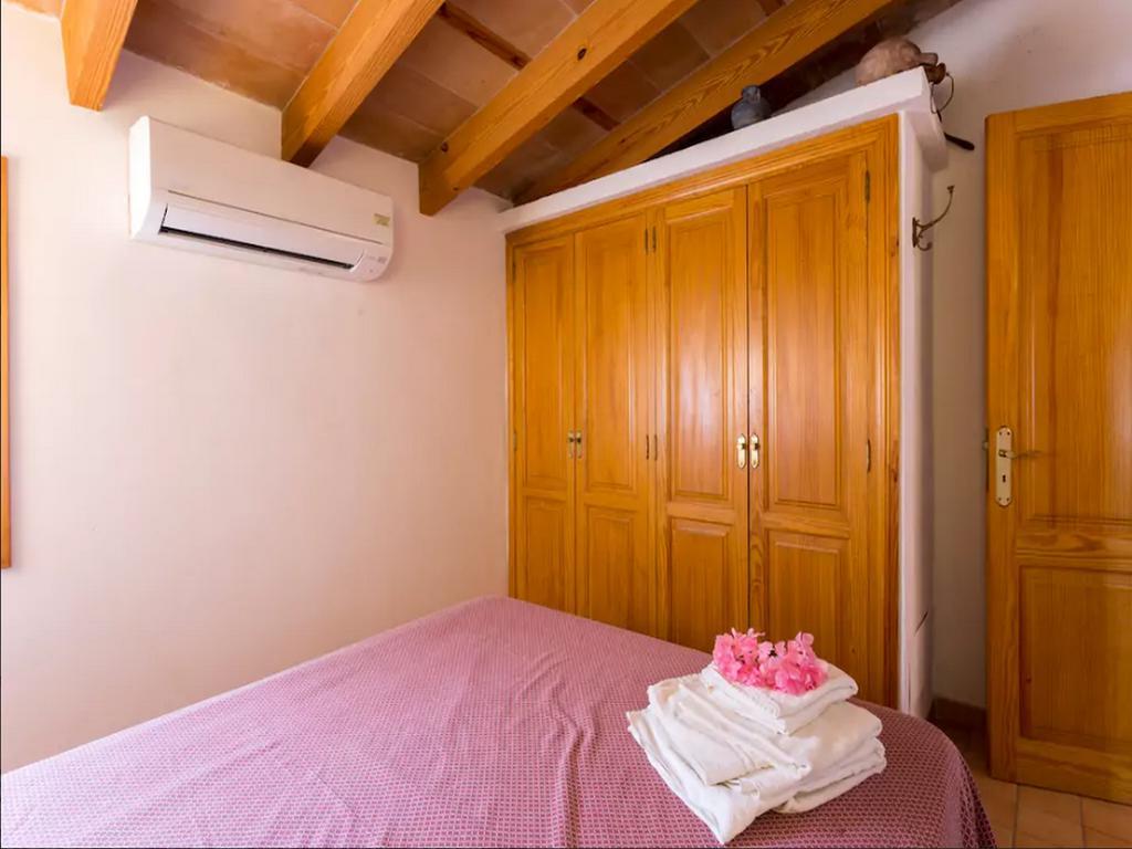 Apartament Puerto De Pollensa And Apartments, With Private Mountain Ideal For Runners, Trailers,near Approximately 5 Minutes Walking, Unique Experience In A Ullal Old Typical Mallorca House With Private Mountain And Near To The Beac