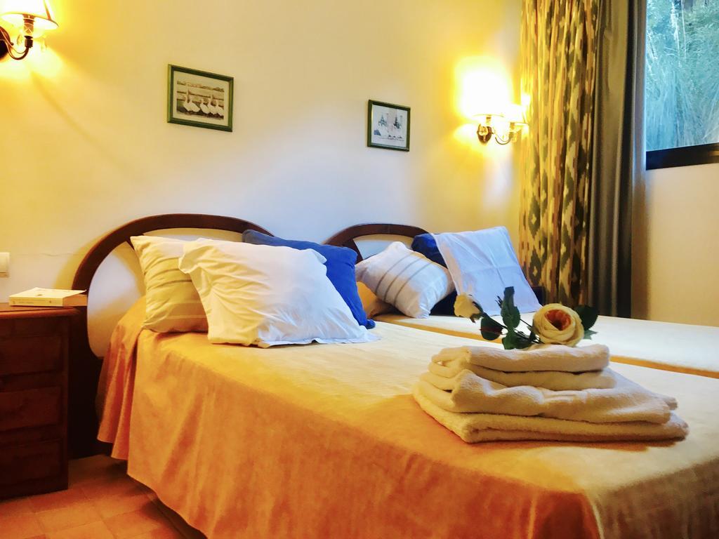 Ullal - Rural Charm Approx 73000 Meters And Outdoor Adventure Agritourism With Private Mountain Path Approximately 5 Minutes Walking From The Ideal For Relaxation Apartment