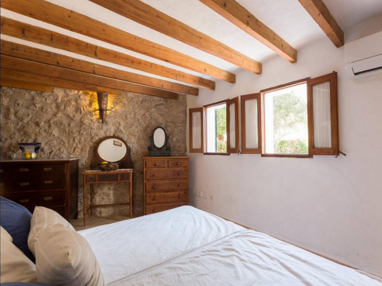 Apartamento Puerto De Pollensa And Apartments, With Private Mountain Ideal For Runners, Trailers,near Approximately 5 Minutes Walking, Unique Experience In A Ullal Old Typical Mallorca House With Private Mountain And Near To The Beac Port de Pollença