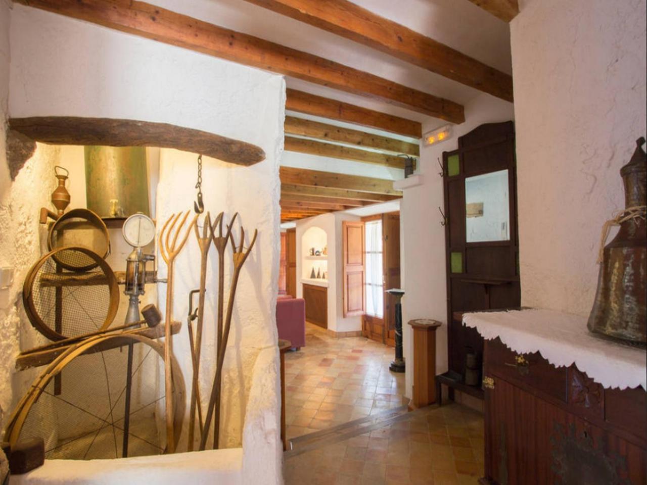 Apartamento Puerto De Pollensa And Apartments, With Private Mountain Ideal For Runners, Trailers,near Approximately 5 Minutes Walking, Unique Experience In A Ullal Old Typical Mallorca House With Private Mountain And Near To The Beac Port de Pollença